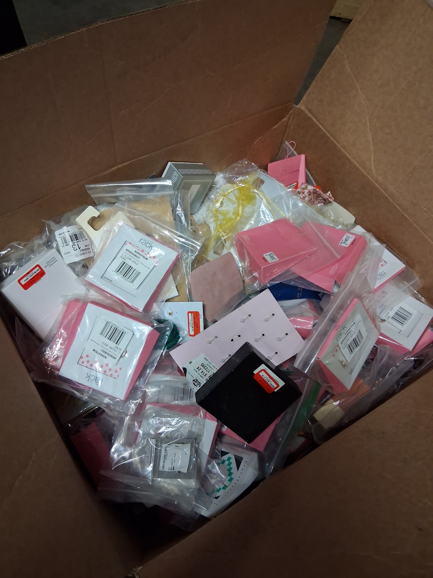 Macy’s Jewelry Wholesale Box – 20 Pieces Per Box
